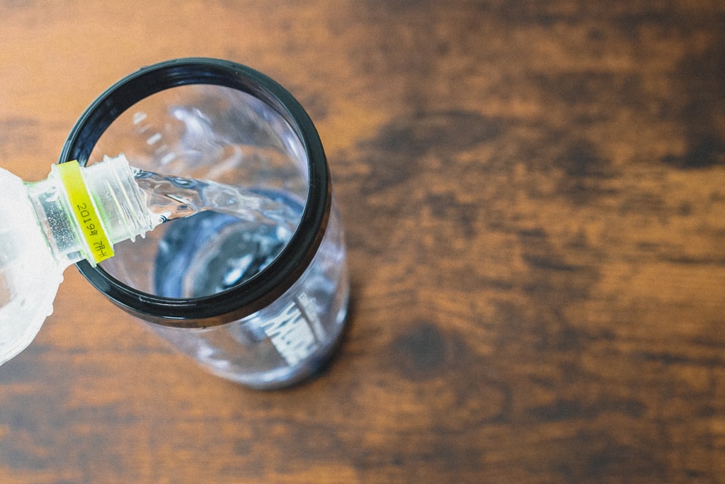 水を入れる