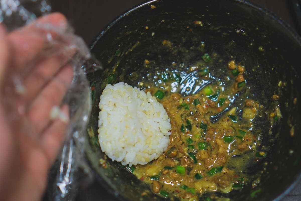 ご飯を入れる