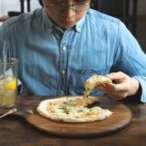 薪釜ナポリピザ「フォンターナ」の冷凍ピザを食べてみた！100円の格安ピザもあるよっ！