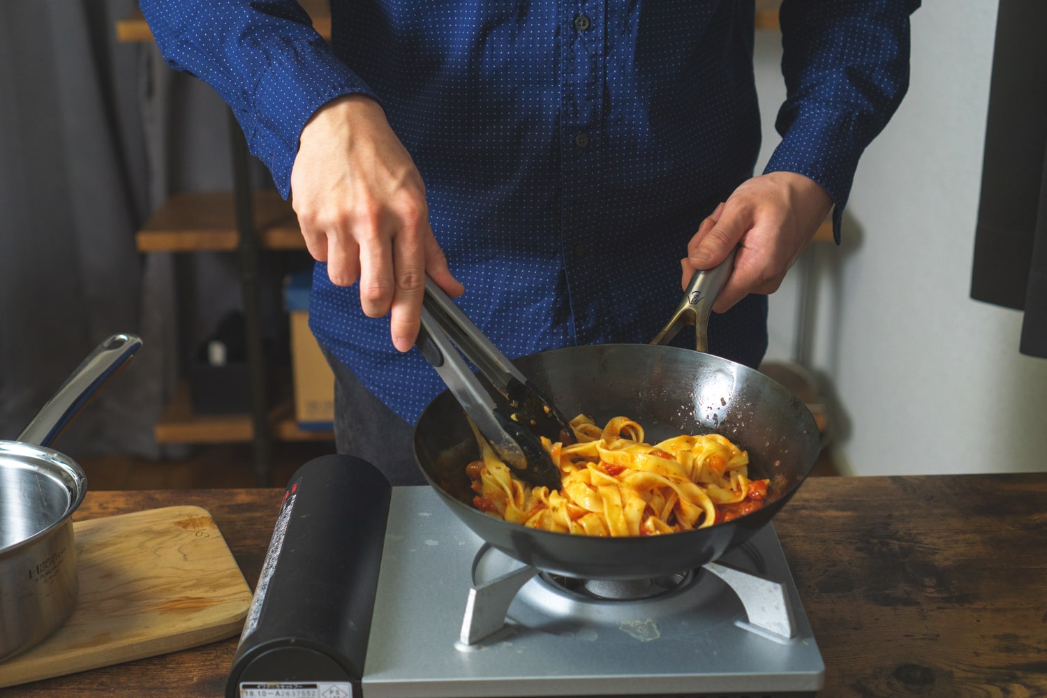 パスタとソースと絡める。