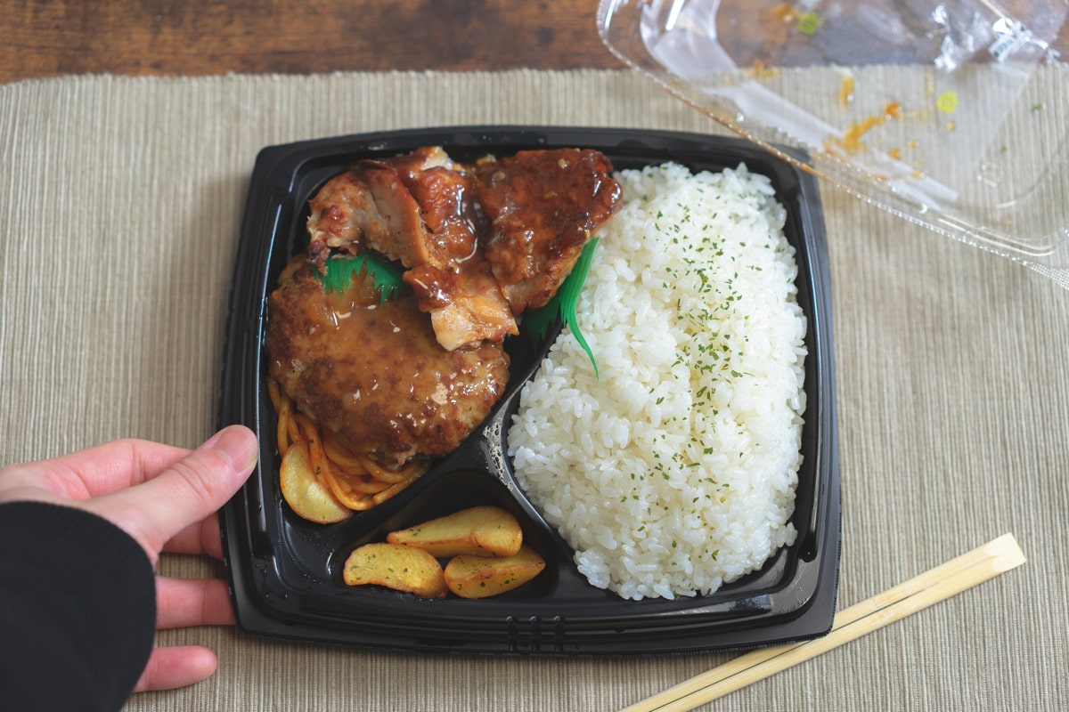 コンビニの肉だらけ弁当