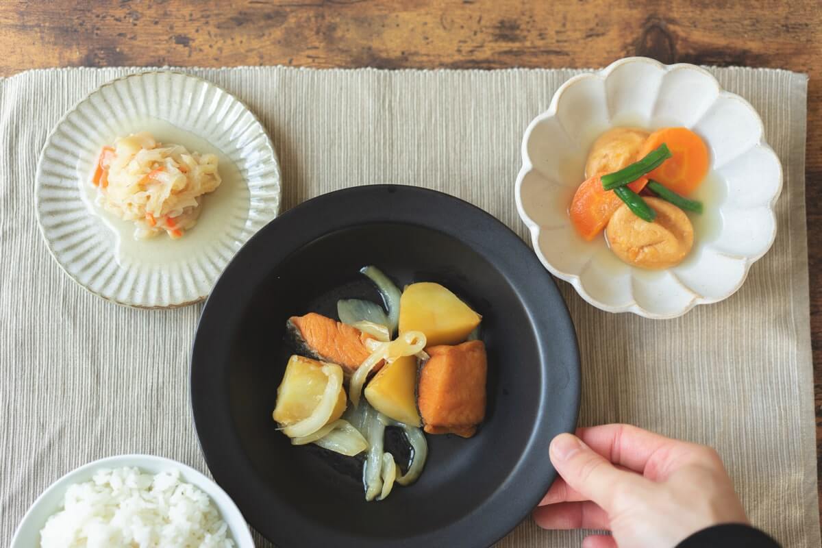 北海道産鮭とじゃが芋の炒め物セット（解凍）